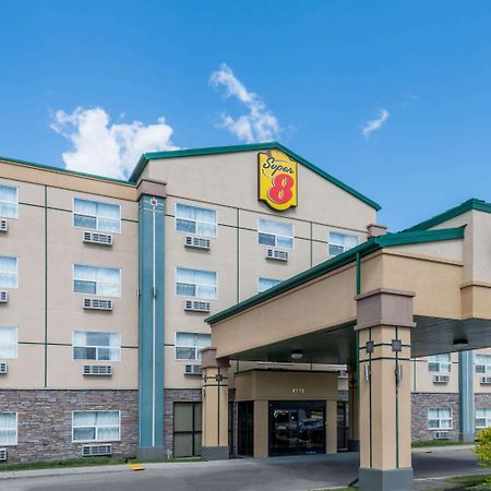 Super 8 By Wyndham Red Deer City Centre Motel Екстериор снимка