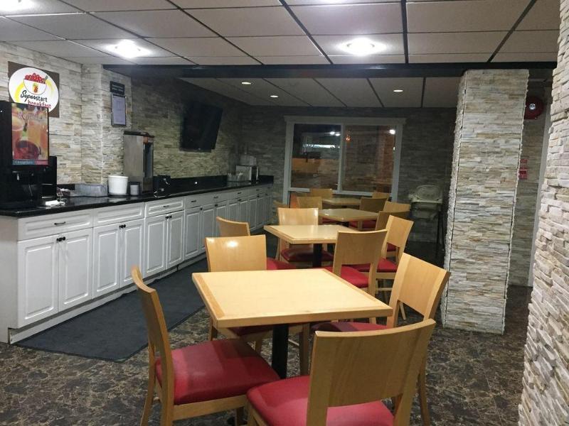 Super 8 By Wyndham Red Deer City Centre Motel Екстериор снимка