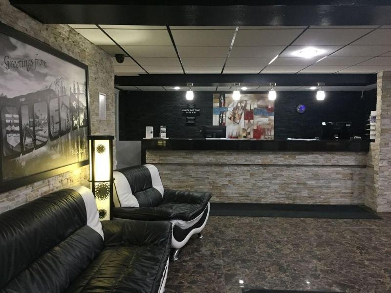 Super 8 By Wyndham Red Deer City Centre Motel Екстериор снимка